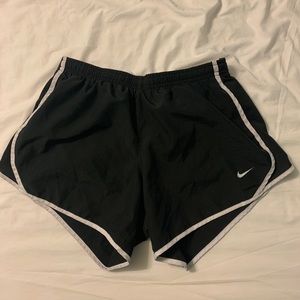 girls nike shorts